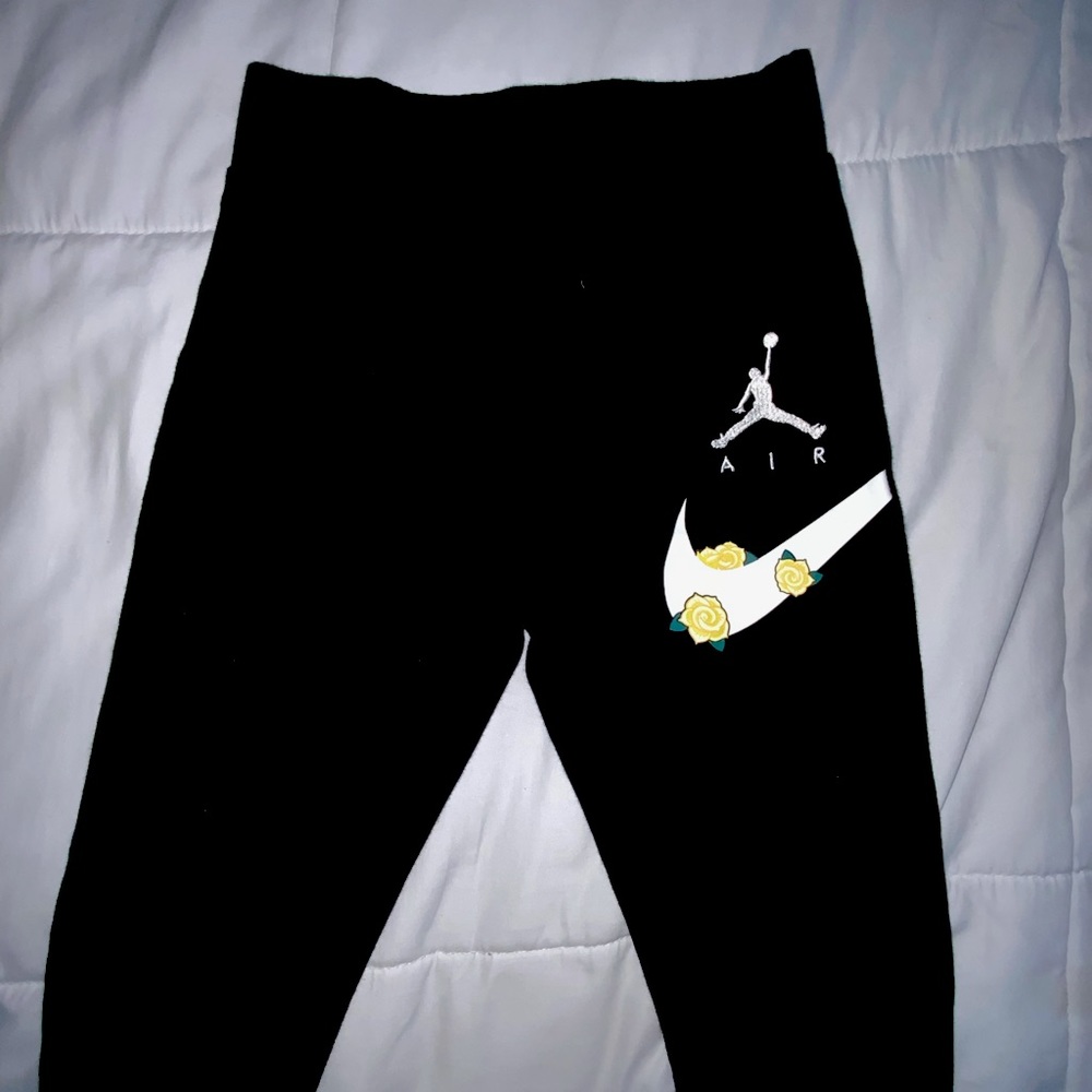 Girls Nike leggings